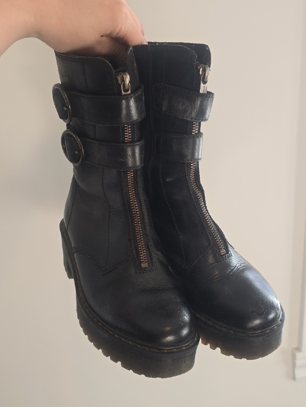 Dr Martens Tamela Women’s Black Leather Buckle Ankle Boots - Picture 2 of 10